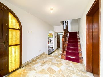 Oportunidad!!!! Se Vende Hermosa Casa En Esquina - La Molina