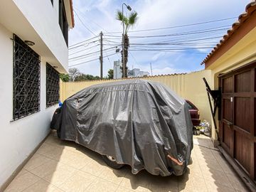 Oportunidad!!!! Se Vende Hermosa Casa En Esquina - La Molina