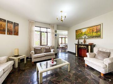 Oportunidad!!!! Se Vende Hermosa Casa En Esquina - La Molina