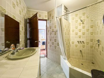 Oportunidad!!!! Se Vende Hermosa Casa En Esquina - La Molina