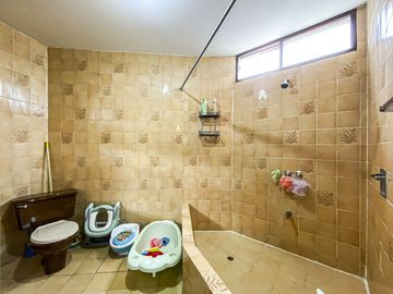 Oportunidad!!!! Se Vende Hermosa Casa En Esquina - La Molina