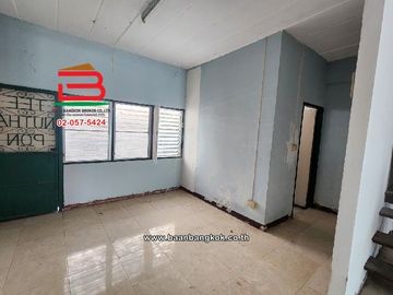 ทาวน์เฮาส์ หมู่บ้าน เกษีณเกษตร เนื้อที่ 20 ตรว. ถ.ลำลูกกา บึงทองหลาง ปทุมธานี
