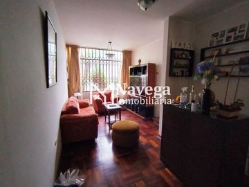 VENTA DE CASA EN LA PERLA - ESPALDA DE LA ISLA DEL PARAISO