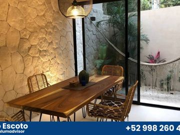 Exclusiva Villa de Lujo en La Veleta una Inversión con Alto Retorno