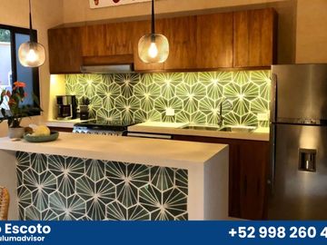 Exclusiva Villa de Lujo en La Veleta una Inversión con Alto Retorno