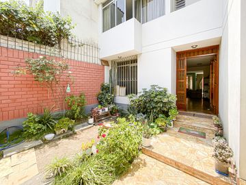 Ocasión!!!! Venta De Amplia Casa En Santa Patricia - La Molina