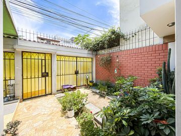 Ocasión!!!! Venta De Amplia Casa En Santa Patricia - La Molina