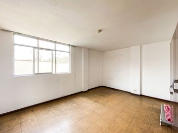 Ocasión!!!! Venta De Amplia Casa En Santa Patricia - La Molina
