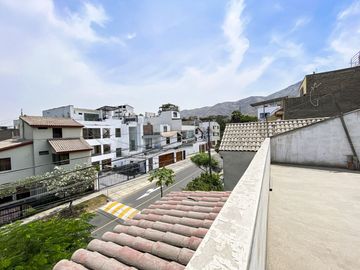 Ocasión!!!! Venta De Amplia Casa En Santa Patricia - La Molina