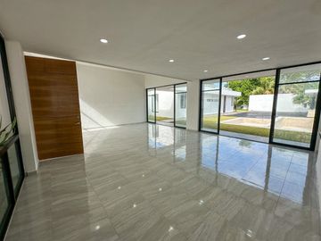 casa en venta de una planta con 4 habitaciones en zona norte, cholul