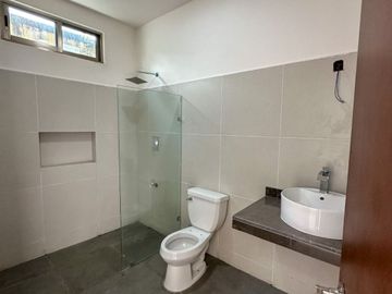 casa en venta de una planta con 4 habitaciones en zona norte, cholul