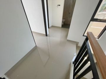 Rumah Dijual Baru Ready Di Tangerang Selatan Dekat Paradise Walk, Perumahan Syariah Nego