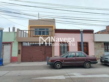 VENTA DE CASA EN CHUCUITO - FRENTE A PLAZA SANTA ROSA