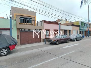 VENTA DE CASA EN CHUCUITO - FRENTE A PLAZA SANTA ROSA