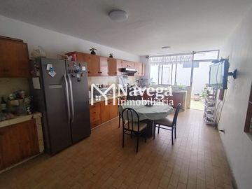 VENTA DE CASA EN CHUCUITO - FRENTE A PLAZA SANTA ROSA