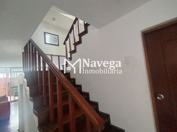 VENTA DE CASA EN CHUCUITO - FRENTE A PLAZA SANTA ROSA