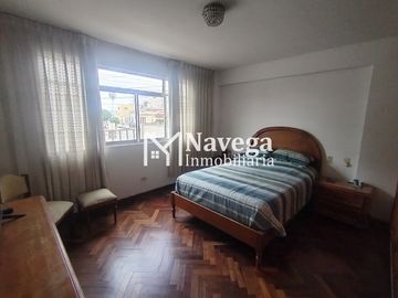 VENTA DE CASA EN CHUCUITO - FRENTE A PLAZA SANTA ROSA