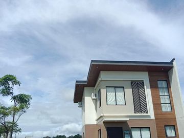 CARMONA ESTATES HOUSE & LOT FOR SALE
