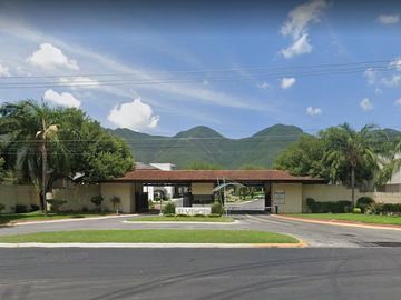 Casa en Venta Carretera Nacional El Vergel en esquina y frente a parque