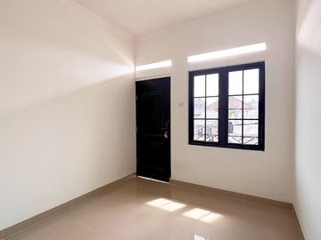 RUMAH 2 LANTAI MURAH KRAMATJATI JAKARTA TIMUR AKSES MOBIL 495 JUTA
