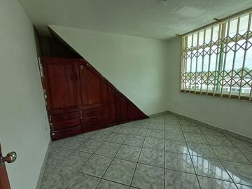 SE VENDE CASA RENTERA DE OPORTUNIDAD 3 PLANTAS, LA CONCORDIA - SANTO DOMINGO - ECUADOR