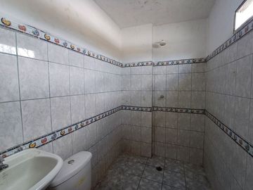 SE VENDE CASA RENTERA DE OPORTUNIDAD 3 PLANTAS, LA CONCORDIA - SANTO DOMINGO - ECUADOR