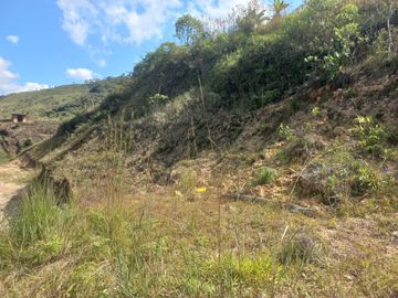 TE VENDO HERMOSO Y AMPLIO TERRENO EN BARBOSA ANTIOQUIA.