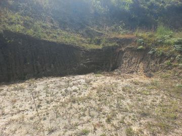 TE VENDO HERMOSO Y AMPLIO TERRENO EN BARBOSA ANTIOQUIA.
