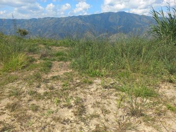 TE VENDO HERMOSO Y AMPLIO TERRENO EN BARBOSA ANTIOQUIA.