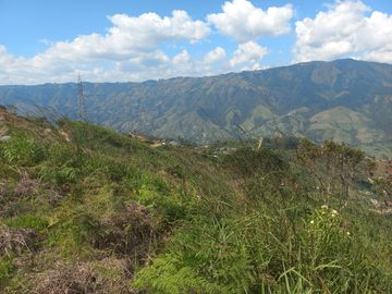 TE VENDO HERMOSO Y AMPLIO TERRENO EN BARBOSA ANTIOQUIA.
