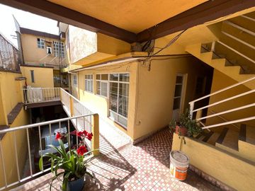 Edifico De Departamentos En Venta, Entre Av Las Torres Y Av. Tollocan