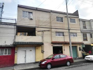 Edifico De Departamentos En Venta, Entre Av Las Torres Y Av. Tollocan