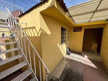 Edifico De Departamentos En Venta, Entre Av Las Torres Y Av. Tollocan