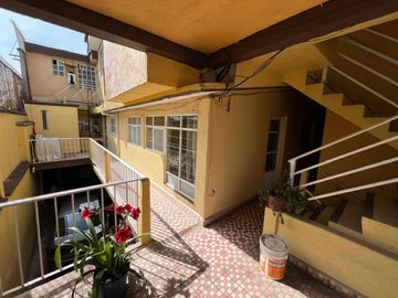 Edifico De Departamentos En Venta, Entre Av Las Torres Y Av. Tollocan