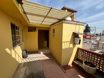 Edifico De Departamentos En Venta, Entre Av Las Torres Y Av. Tollocan