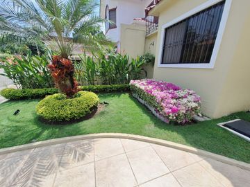 Venta de Casa en Vía a la Costa, Urbanización Vía al Sol