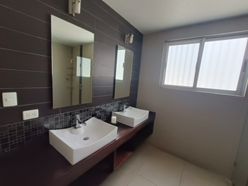 LUJOSA CASA EN VENTA
