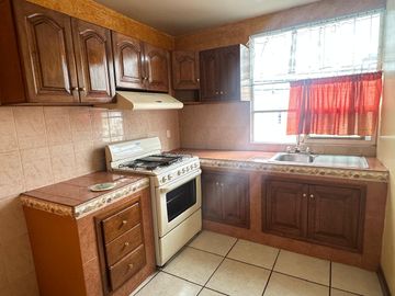 Se vende casa en la colonia Félix Ireta con dos unidades rentables cerca de ventura puente