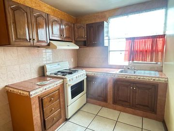 Se vende casa en la colonia Félix Ireta con dos unidades rentables cerca de ventura puente