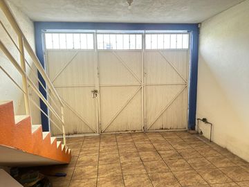 Se vende casa en la colonia Félix Ireta con dos unidades rentables cerca de ventura puente