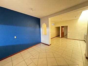 Se vende casa en la colonia Félix Ireta con dos unidades rentables cerca de ventura puente