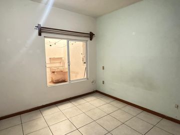 Se vende casa en la colonia Félix Ireta con dos unidades rentables cerca de ventura puente