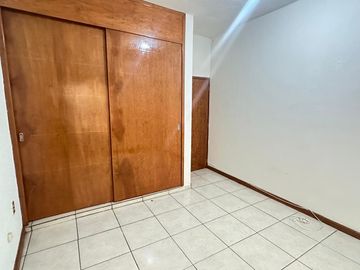 Se vende casa en la colonia Félix Ireta con dos unidades rentables cerca de ventura puente
