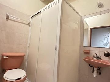 Se vende casa en la colonia Félix Ireta con dos unidades rentables cerca de ventura puente