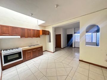 Se vende casa en la colonia Félix Ireta con dos unidades rentables cerca de ventura puente