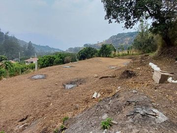 LOTE EN VENTA VALLE DE YUNGUILLA SECTOR PILLCOCAJA