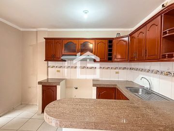 Casa en Venta en Conjunto Privado de Urb. San Patricio, Machala