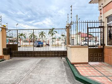 Casa en Venta en Conjunto Privado de Urb. San Patricio, Machala