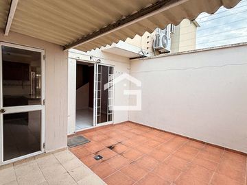 Casa en Venta en Conjunto Privado de Urb. San Patricio, Machala