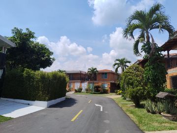 CASA EN VENTA EL CASTILLO JAMUNDI